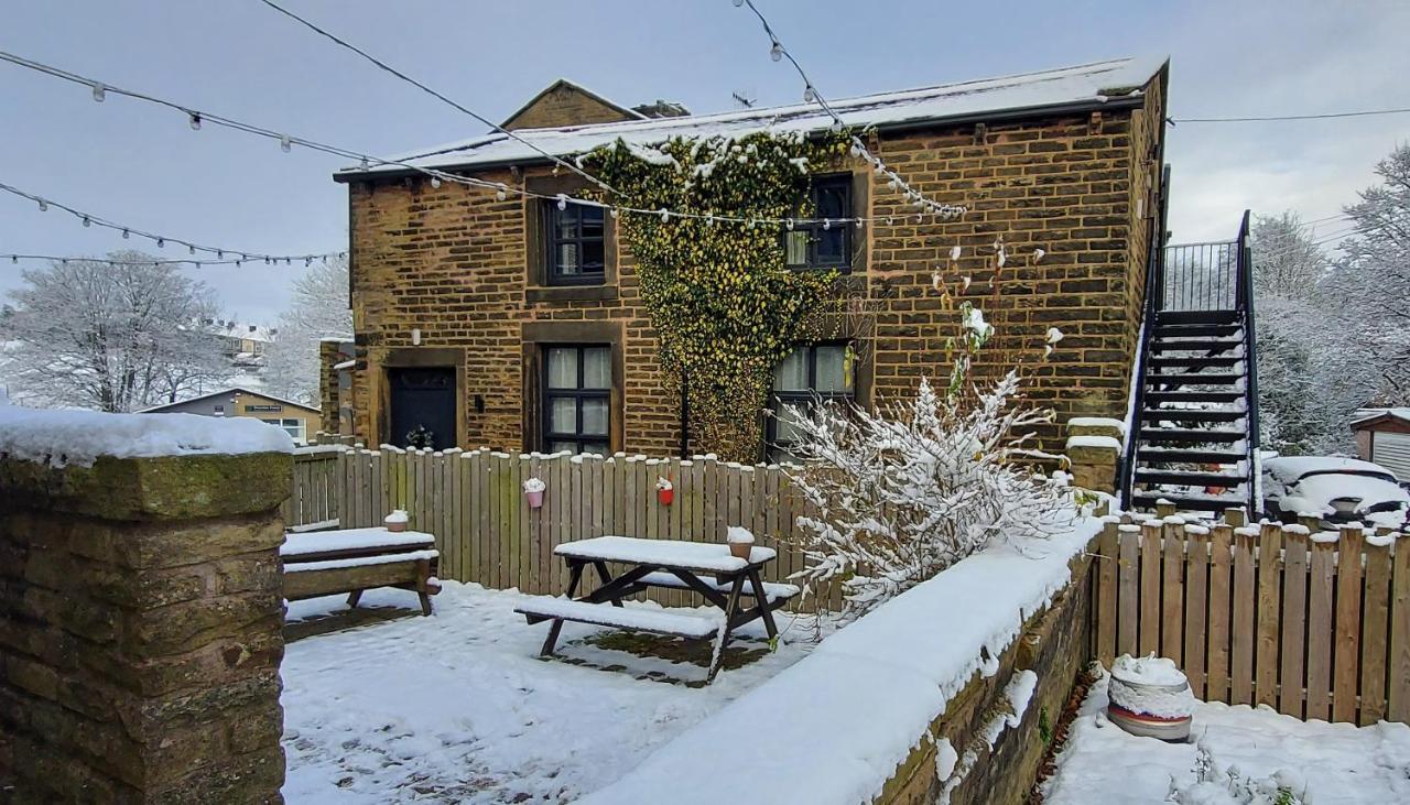 Trawden Arms Community Owned Pub Hotel Winewall Екстериор снимка