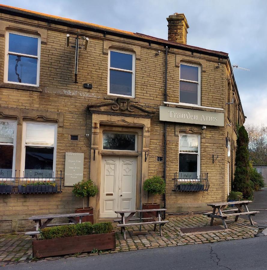 Trawden Arms Community Owned Pub Hotel Winewall Екстериор снимка