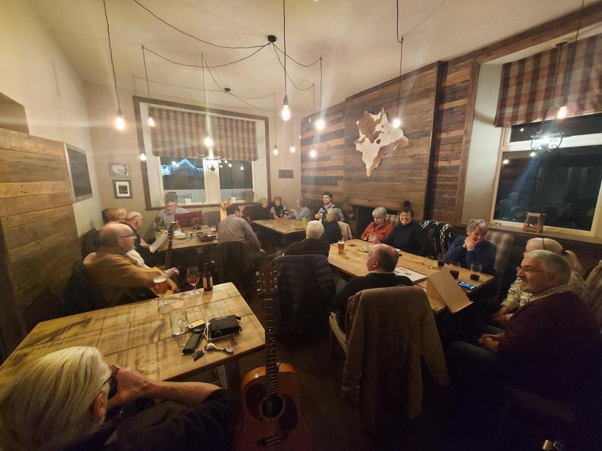 Trawden Arms Community Owned Pub Hotel Winewall Екстериор снимка