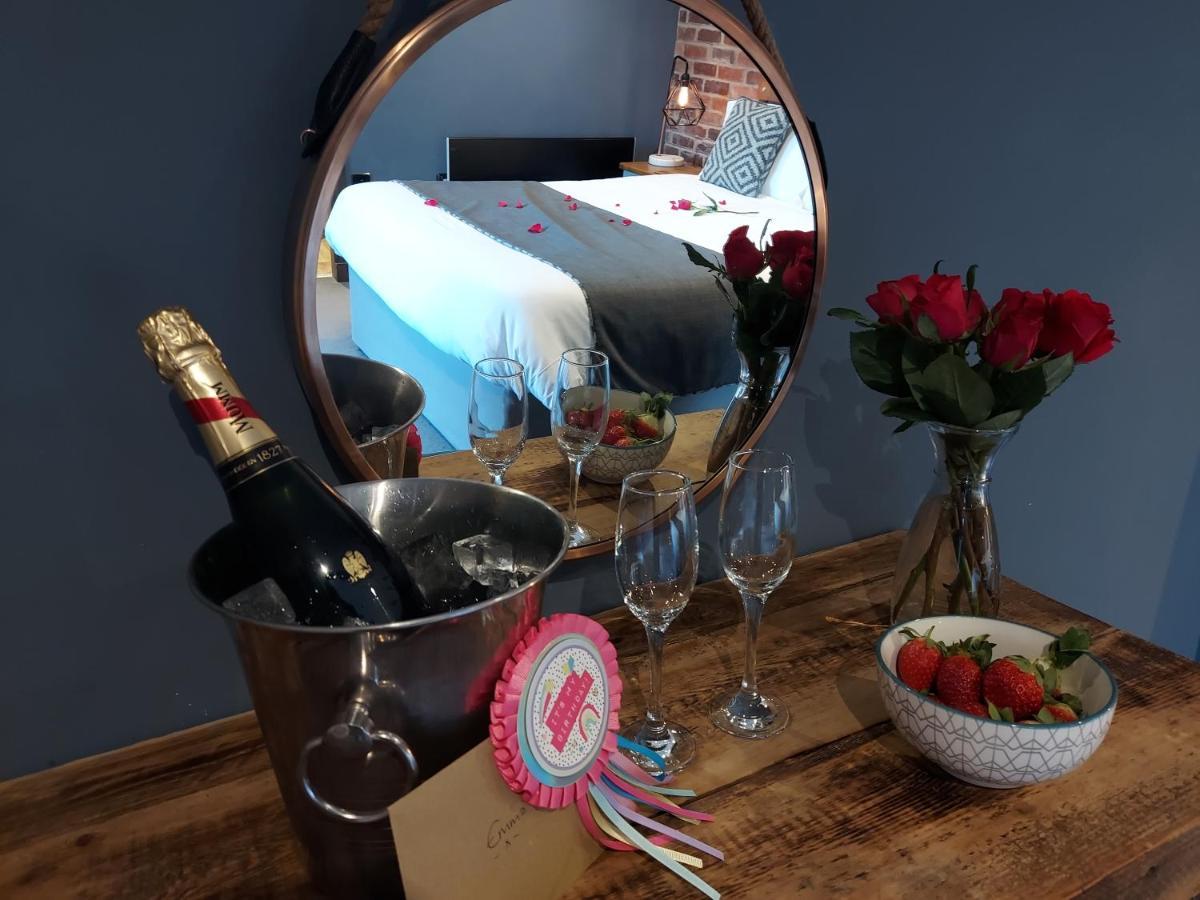 Trawden Arms Community Owned Pub Hotel Winewall Екстериор снимка