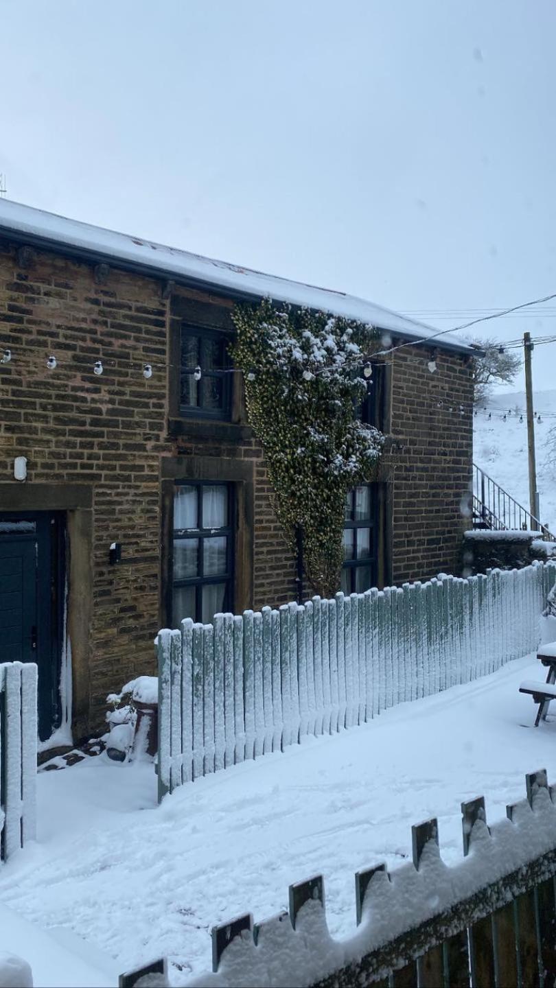 Trawden Arms Community Owned Pub Hotel Winewall Екстериор снимка
